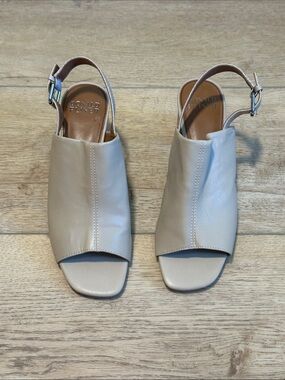 DONALD J PLINER Leather Beige Slingback Heel Sandals Sz 8